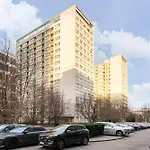 Metro Swietokrzyska Central Apartment
