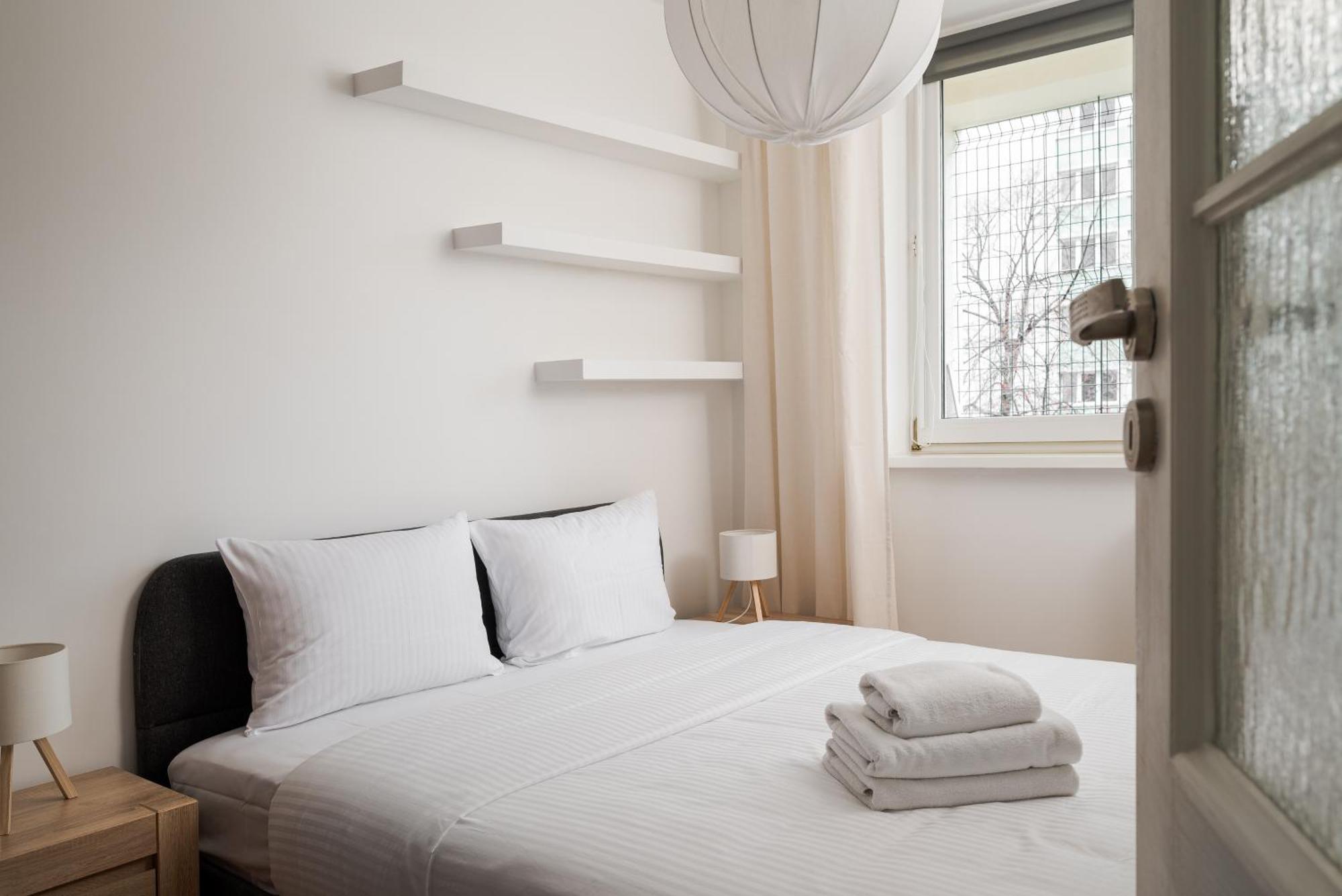 Metro Swietokrzyska Apartament *